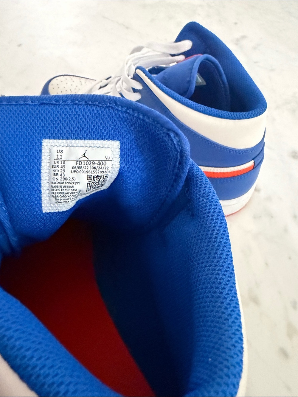 Knicks Color way Nike Air Jordan 1 Mid - Blue White Orange - Picture 9 of 10